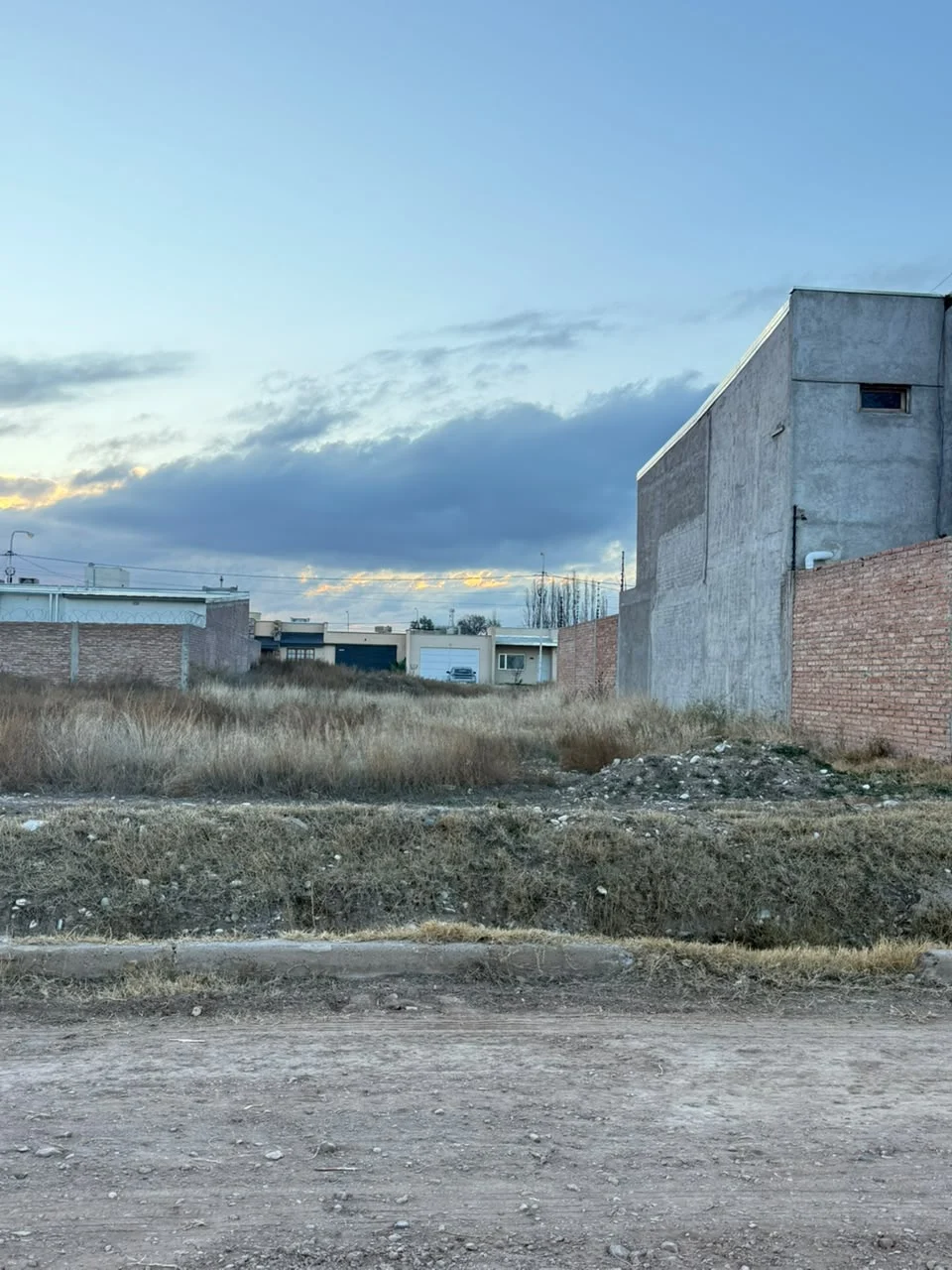 Terreno en barrio Viñuela - calle Las Aucas
